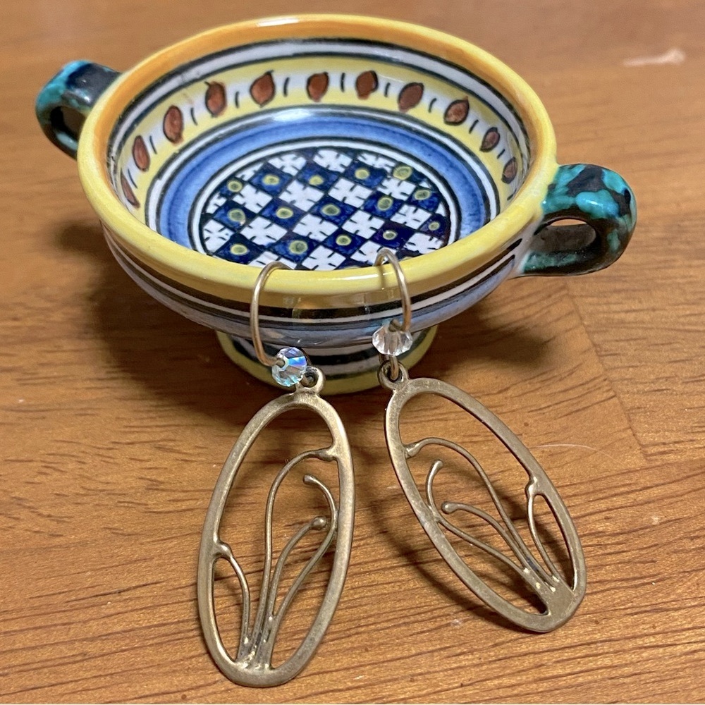 Beautiful Gold with Crystals Dangle Earrings